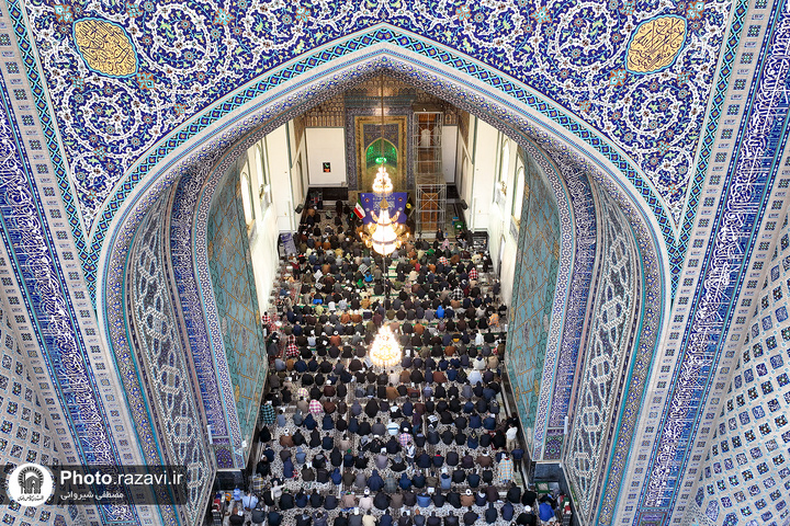 زمزمه دعای«ام داوود » در حریم ملکوتی رضوی
 زمزمه دعای«ام داوود » در حریم ملکوتی رضوی