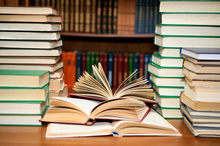 Thousands of books gifted to Iranian cultural attaché office in Afghanistan Thousands of books gifted to Iranian cultural attaché office in Afghanistan