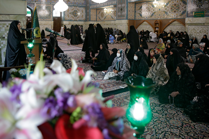 حرم رضوی کے رواق نجمہ خاتون میں حضرت امام حسین(ع) کی ولادت کی مناسبت سے جشن کا انعقاد
