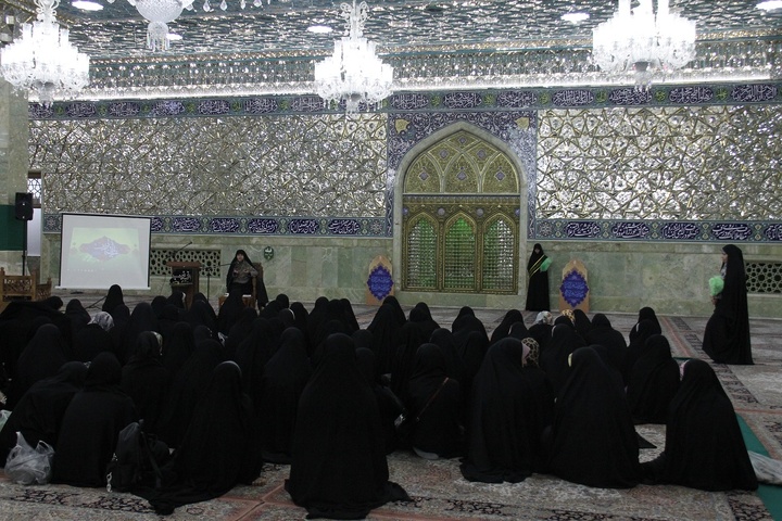 شبستان حضرت زهرا(س) در آستانه ماه رمضان غبارروبی شد