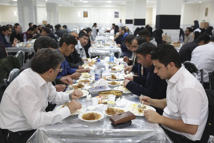 Enjoying holy shrine’s food; heart desire for many