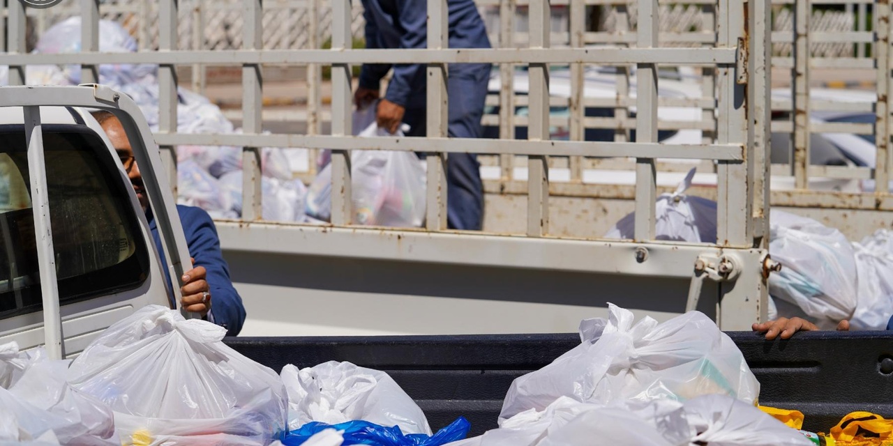 العتبة العلوية المقدسة توزّع سلّات غذائية على عوائل الشهداء في النجف الاشرف خلال شهر رمضان المبارك