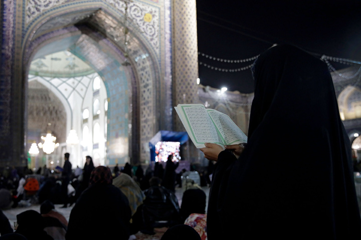 مردم در شب قدر