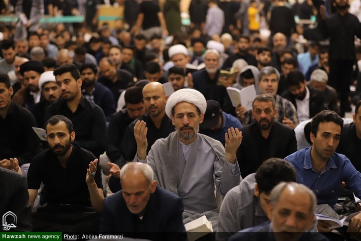 مواكب العزاء والزائرون يحيون ذكرى جرح المولى أمير المؤمنين(ع) في رحاب مرقده الطاهر
