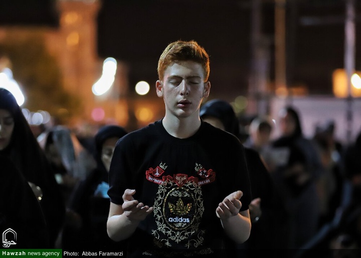 مواكب العزاء والزائرون يحيون ذكرى جرح المولى أمير المؤمنين(ع) في رحاب مرقده الطاهر