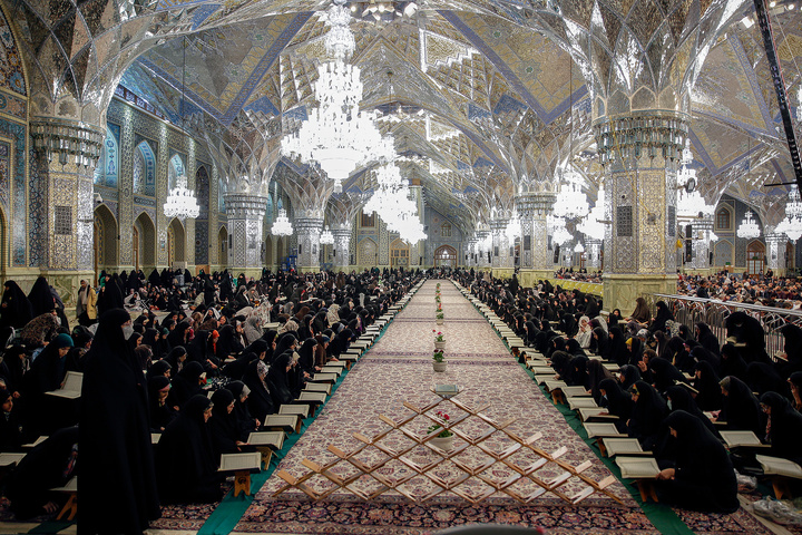 مراسم احیاء شب بیست و یکم ماه رمضان در حرم مطهر رضوی - 1