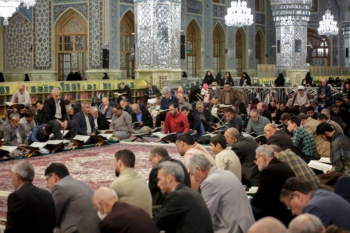 مراسم احیاء شب بیست و یکم ماه رمضان در حرم مطهر رضوی - 1