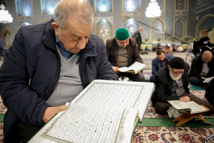 مراسم احیاء شب بیست و یکم ماه رمضان در حرم مطهر رضوی - 1