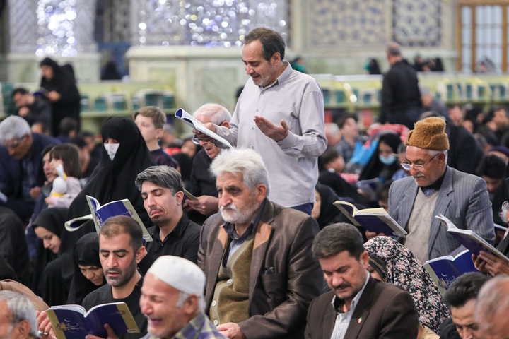 مراسم احیاء شب بیست و یکم ماه رمضان در حرم مطهر رضوی -۲