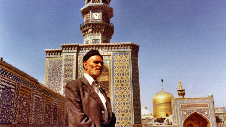 کدام هنرمند آستان قدس رضوی به «قبله اهل هنر» شناخته میشود؟ کدام هنرمند آستان قدس رضوی به «قبله اهل هنر» شناخته میشود؟