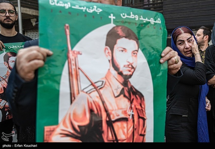 بدرقه پیکر شهید جانی بت اوشنا از کلیسای حضرت یوسف(ع)