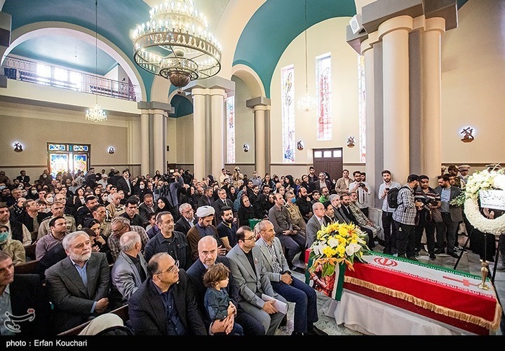 بدرقه پیکر شهید جانی بت اوشنا از کلیسای حضرت یوسف(ع)