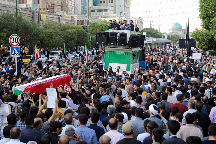 تشییع پیکر شهید غیرت «حمیدرضا الداغی» در حرم مطهر رضوی