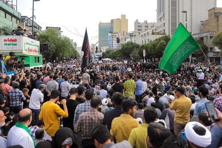 تشییع پیکر شهید غیرت «حمیدرضا الداغی» در حرم مطهر رضوی