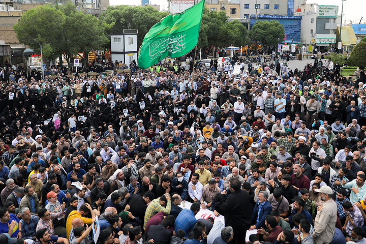تشییع پیکر شهید غیرت «حمیدرضا الداغی» در حرم مطهر رضوی