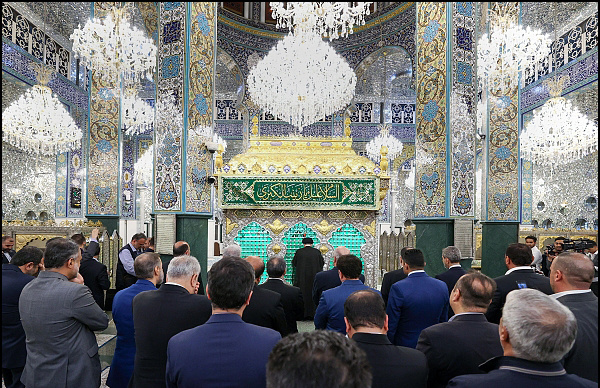 Iran’s President Raeisi visits holy shrine of Hazrat Zeinab (AS)