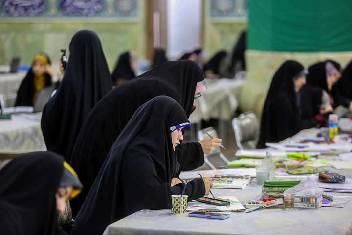 ۲۰۰ بانوی هنرمند در حرم بانوی کرامت گردهم آمدند