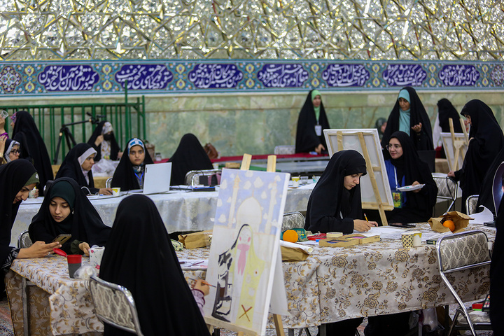 ۲۰۰ بانوی هنرمند در حرم بانوی کرامت گردهم آمدند