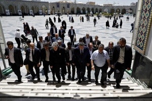 تشرف رئیس مجلس قانون‌گذاری ازبکستان به حرم مطهر امام رضا علیه‌السلام