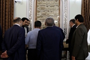 تشرف رئیس مجلس قانون‌گذاری ازبکستان به حرم مطهر امام رضا علیه‌السلام