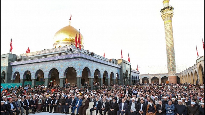 آثار و فرصت های باز شدن راه زیارت سوریه بعد از سفر رئیس جمهور
 آثار و فرصت های باز شدن راه زیارت سوریه بعد از سفر رئیس جمهور