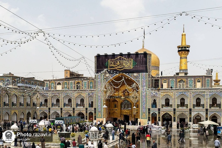بارگاه رضوی در سوگ رییس مذهب تشیع سیاه پوش شد
 بارگاه رضوی در سوگ رییس مذهب تشیع سیاه پوش شد