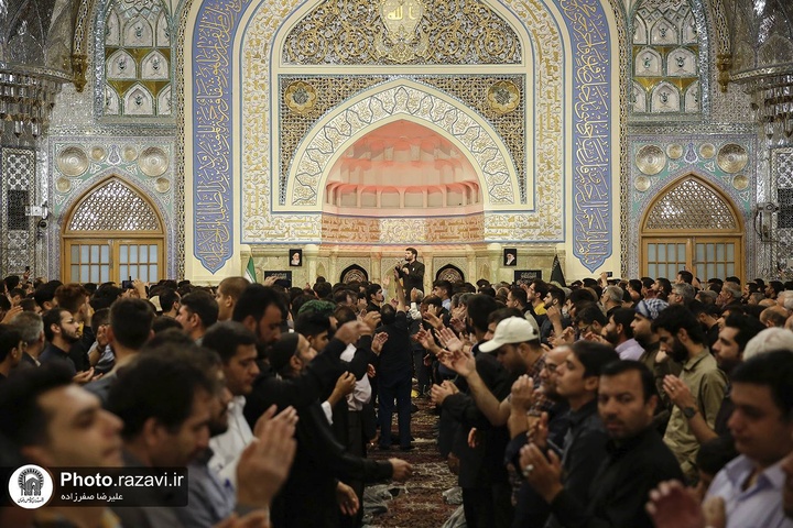 بارگاه منور رضوی در عزای شهادت امام صادق(ع) به سوگ نشست
 بارگاه منور رضوی در عزای شهادت امام صادق(ع) به سوگ نشست