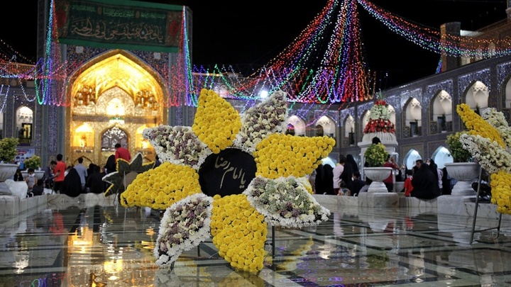 پذیرایی پاکستانی ها از زائران/ نمایش آئینی«سلسله الذهب» در حرم اجرا می شود پذیرایی پاکستانی ها از زائران/ نمایش آئینی«سلسله الذهب» در حرم اجرا می شود