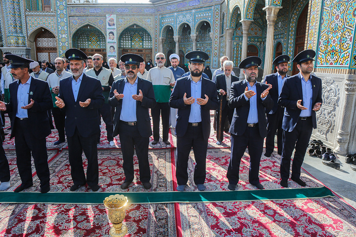 برگزاری آئین جاروکشی در حرم حضرت معصومه (س)