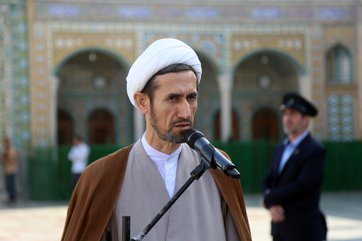 برگزاری آئین جاروکشی در حرم حضرت معصومه (س)