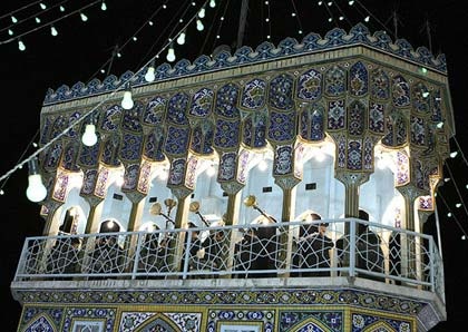 شکوه بارگاه منور رضوی در آیین ۵۰۰ ساله نقاره‌زنی