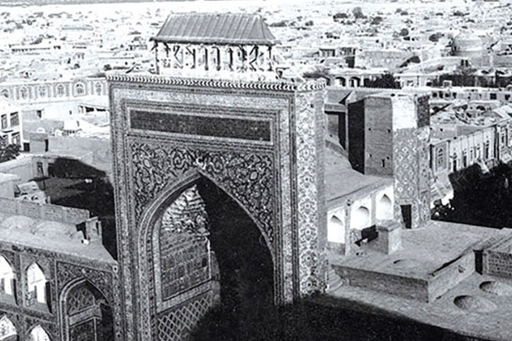 شکوه بارگاه منور رضوی در آیین ۵۰۰ ساله نقارهزنی