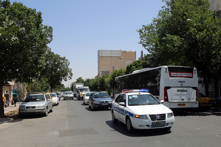 
اهدای هزار و ۶۰۰ متر مربع فرش دستباف به آستان مقدس بانوی کرامت