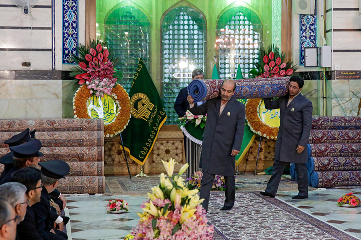 اهدا ۱۶۲ تخته فرش دست‌باف رضوی به حرم حضرت معصومه(سلام الله علیها)