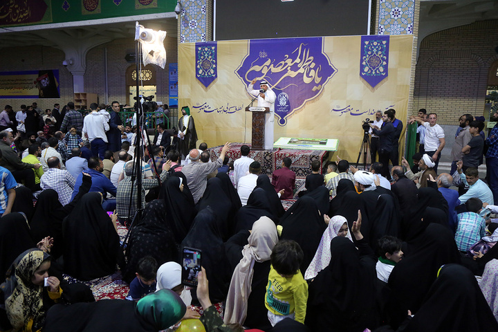 برگزاری مراسم جشن عرب‌زبانان در حرم قم