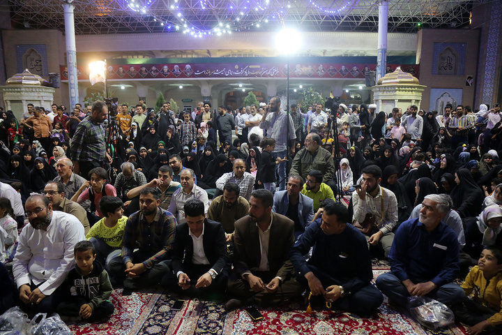 برگزاری مراسم جشن عرب‌زبانان در حرم قم