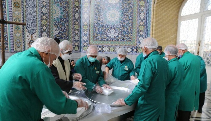 پذیرایی از زائران حرم حضرت معصومه(س) در موکب جوادالائمه فراشان حرم مطهر رضوی 
