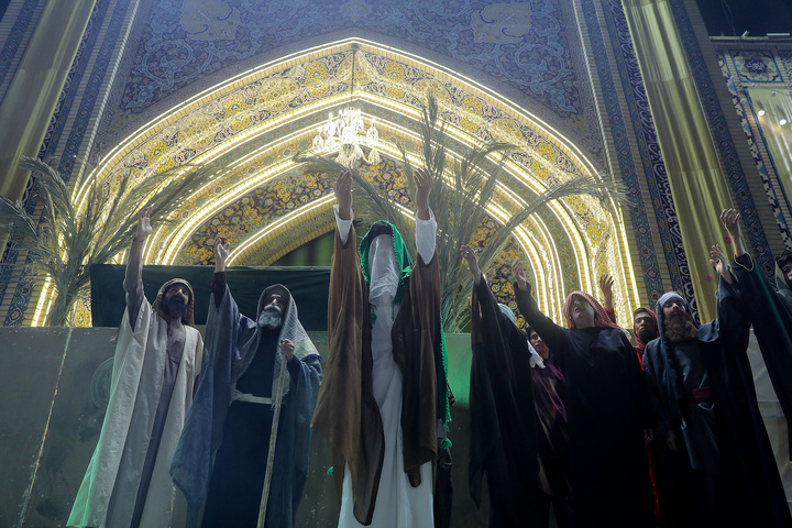 جشن ولادت حضرت معصومه سلام الله علیها ویژه زائرین غیرایرانی در حرم مطهر رضوی