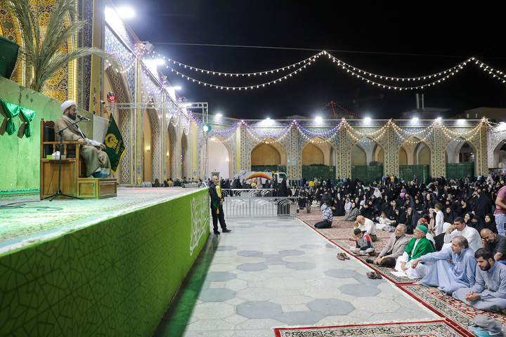 جشن ولادت حضرت معصومه سلام الله علیها ویژه زائرین غیرایرانی در حرم مطهر رضوی