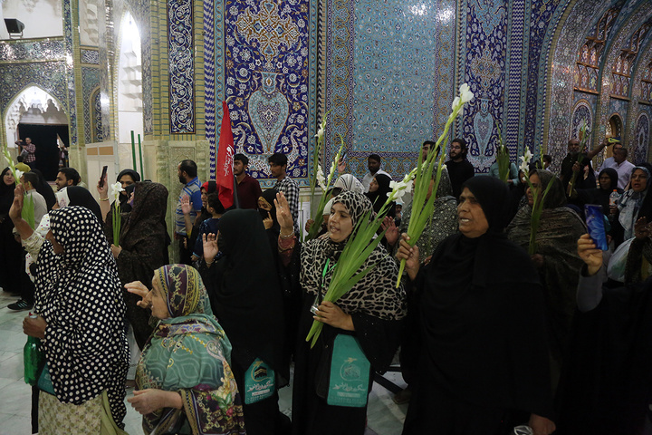 میزبانی از خیل عظیم زائران در شام میلاد حضرت معصومه(س)