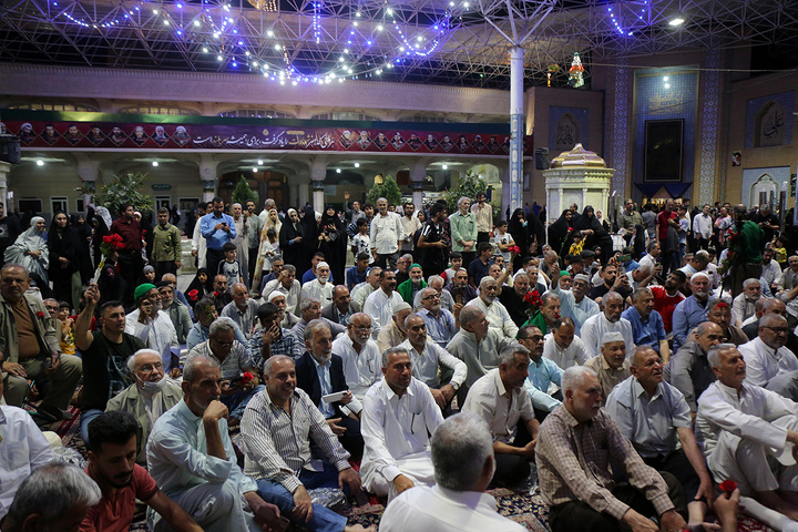 میزبانی از خیل عظیم زائران در شام میلاد حضرت معصومه(س)