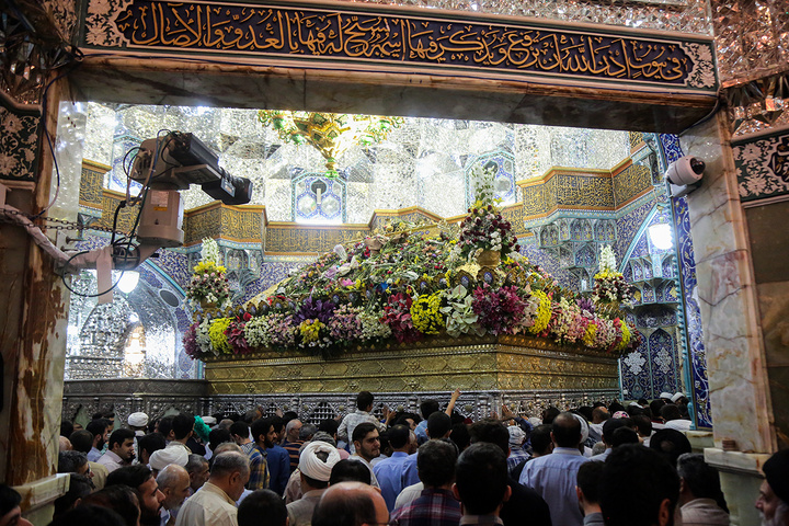 میزبانی از خیل عظیم زائران در شام میلاد حضرت معصومه(س)