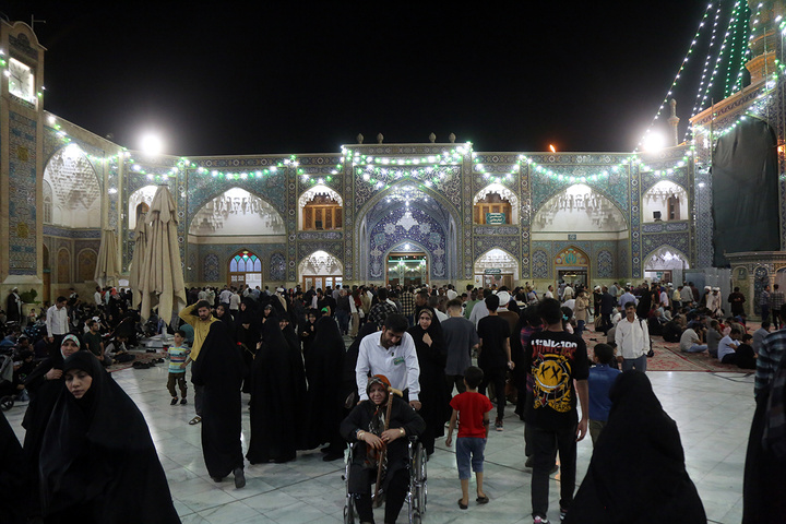میزبانی از خیل عظیم زائران در شام میلاد حضرت معصومه(س)
