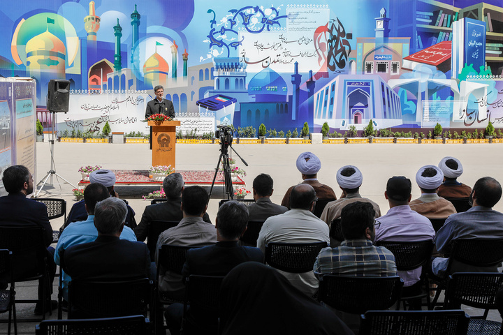 رونمایی از دیوارنگاره «تمدن رضوی»