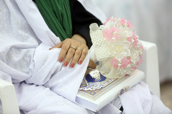 اهدای ۱۱۰ سری جهیزیه به مددجویان کمیته امداد در حرم بانوی کرامت