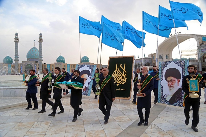 مسجد جمکران از اعتاب مقدسه و قرارگاه مهدویت است مسجد جمکران از اعتاب مقدسه و قرارگاه مهدویت است