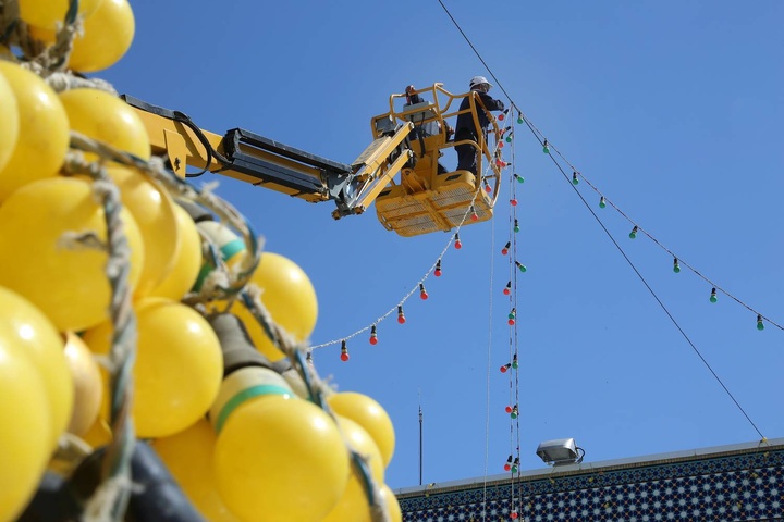 نذر نور در خانه آفتاب
 نذر نور در خانه آفتاب