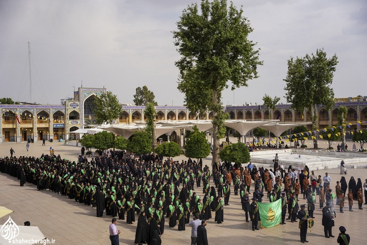 آیین تعویض پرچم و گلباران حرم مطهر حضرت شاهچراغ علیه السلام