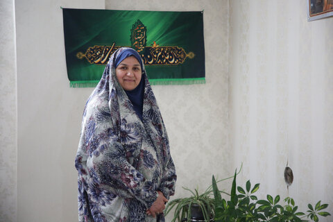 روزیِ میهمانها را خود حضرت میرساند
 روزیِ میهمانها را خود حضرت میرساند