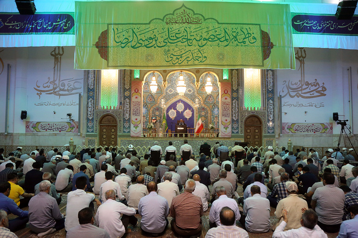 جشن میلاد امام رضا (ع) در حرم مطهر خواهر ایشان